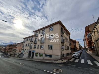 Piso en venta en Calle de Madrigal de las Altas Torres