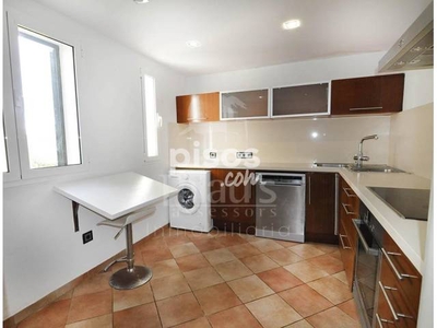 Piso en venta en Paseo Maritimo en Nucli Urbà por 170.000 €