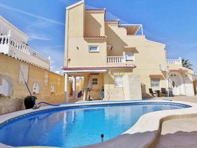 Chalet en venta en Blue Lagoon, Alicante