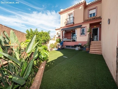 Magnífico chalet con terraza y amplio porche en Rincón de la Victoria!