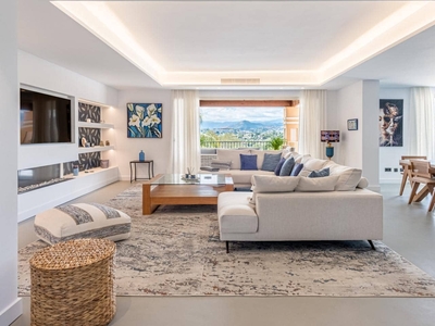 Piso en venta en Los Jardines de Marbella - La Ermita, Marbella, Málaga