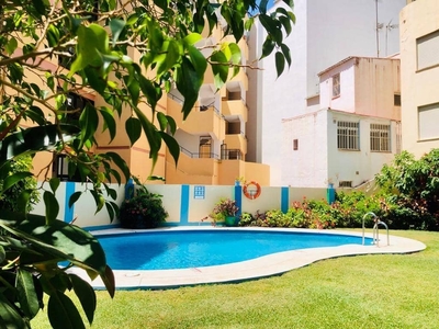 Piso en venta en Playa Bajadilla - Puertos, Marbella, Málaga