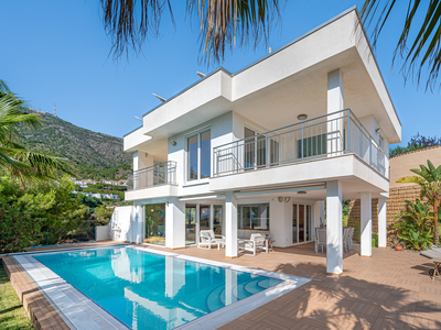 Villa con certificado PASSIVHAUS con vistas espectaculares del mar y montaña in Buenavista, Mijas! Venta Mijas Golf