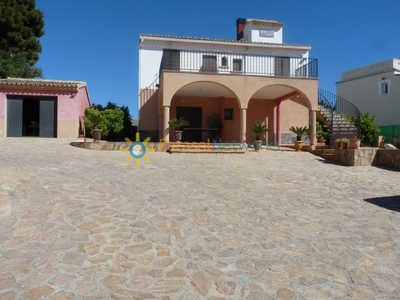 Alquiler de casa con piscina y terraza en La Font d'En Carròs, A las afueras