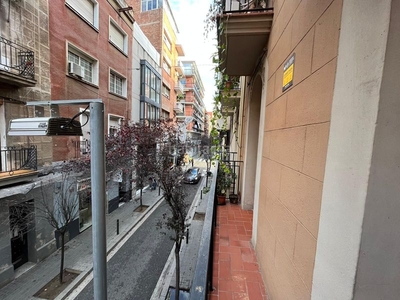 Piso con 2 habitaciones en Badal Barcelona