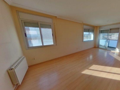 Piso en venta en Abrera