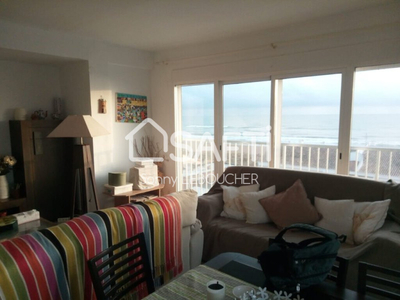 Se vende bonito ?tico de 3 dormitorios con terraza enorme en la playa de Xeraco.