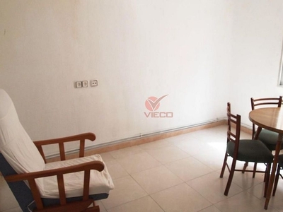 Venta de piso en Centro - Cuenca de 3 habitaciones con calefacción