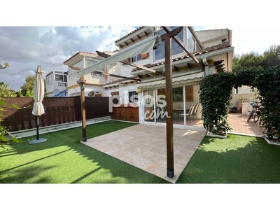 Casa adosada en venta en Calle del Río Llobregat