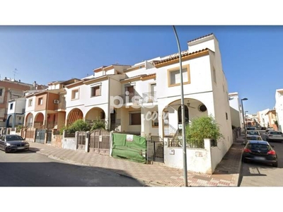 Casa adosada en venta en Calle Ps de La Estacion, nº 53