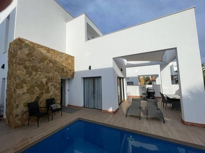 Chalet en venta en Torrevieja, Alicante