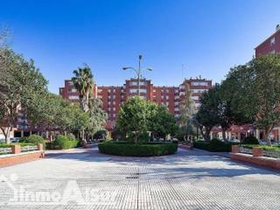 Piso de cuatro habitaciones Alberche, El Plantinar-El Juncal-Avenida de la Paz, Sevilla