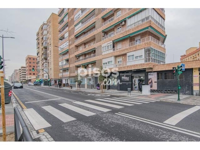 Piso en venta en Calle Arabial, cerca de Calle de las Flores