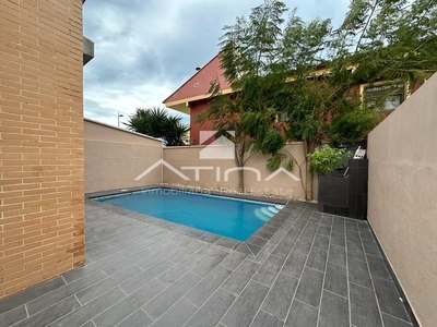 Venta de casa con piscina y terraza en Daimús, Platja de Daimús