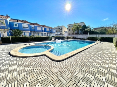 Venta de casa con piscina y terraza en Urbanizaciones - Santa Anna - Las Estrellas (Gandía), Gandia