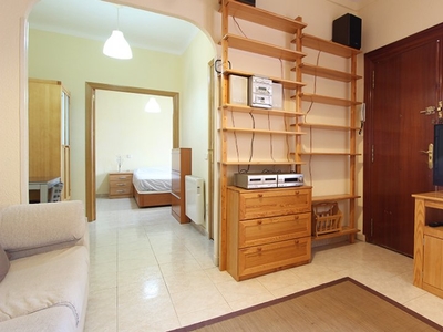 Apartamento clásico de 2 dormitorios en alquiler en Lavapiés, Madrid