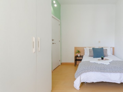 Habitación soleada en un apartamento de 8 dormitorios en La Latina, Madrid