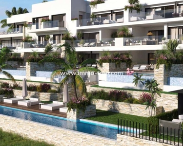 Apartamento en venta en Las Colinas Golf, Orihuela, Alicante