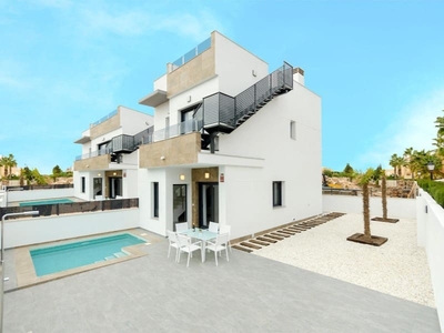 Chalet en venta en El Chaparral - La Siesta - La Torreta, Torrevieja, Alicante