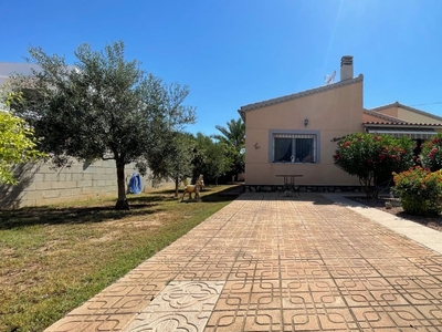 Chalet en venta en El Chaparral - La Siesta - La Torreta, Torrevieja, Alicante