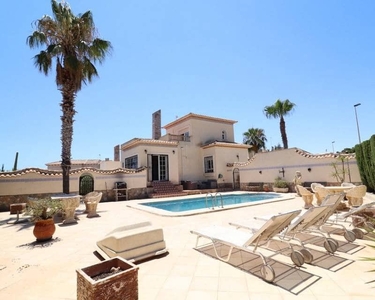 Chalet en venta en Las Ramblas Golf, Orihuela, Alicante