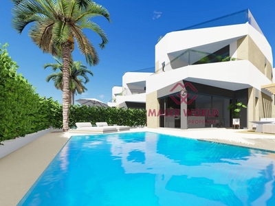 Chalet en venta en Los Altos, Alicante