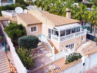 Chalet en venta en Los Balcones, Alicante