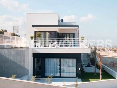 Chalet en venta en Villamartin, Orihuela, Alicante