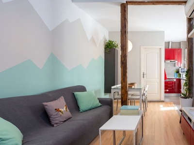 Colorido apartamento de 2 dormitorios en alquiler en Lavapiés, Madrid