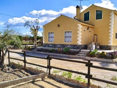 Finca rústica de alquiler en Noroeste