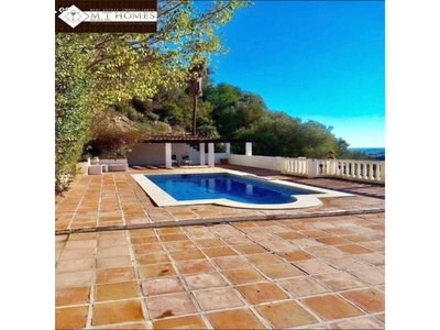 BONITA CASA DE ESTILO PROVENZAL CON VISTAS A LA NATURALEZA Y AL MAR A 5 MIN EN COCHE DE FUENGIROLA