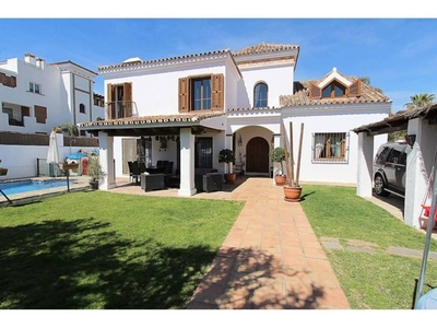 Alquiler Casa unifamiliar en Calle GUADARRANQUE-UR ANGELES Marbella. Buen estado con terraza 700 m²