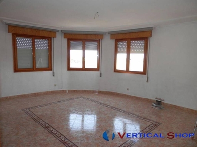 Venta Piso Caudete. Piso de cuatro habitaciones Tercera planta