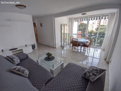 Acogedor apartamento con 2 dormitorios, con parking y piscina, cerca de playa Levante.