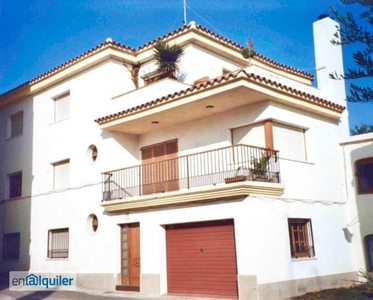 Alquiler casa terraza Calafell pueblo