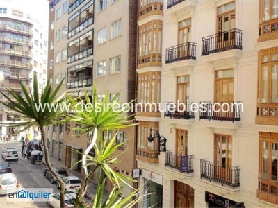 Alquiler de Piso 4 dormitorios, 3 baños, 1 garajes, Buen estado, en Valencia, Valencia