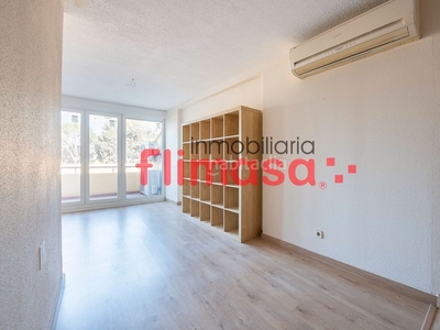 Apartamento con 3 habitaciones con ascensor y aire acondicionado en Villaviciosa de Odón