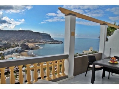 Apartamento con amplia terraza e impresionantes vistas al océano