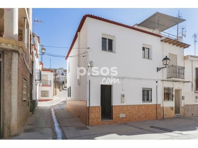 Casa adosada en venta en Calle Hermanos Sánchez Velayos, nº 20