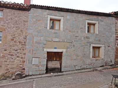Casa de Pueblo en Venta en Hoyuelos de la Sierra, Burgos