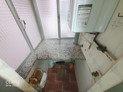 Piso , con 62 m2, 3 habitaciones y 1 baños, ascensor, y calefacción individual de gas. en Barcelona