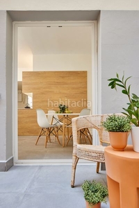 Planta baja encantador apartamento en planta baja con agradable patio en Barcelona