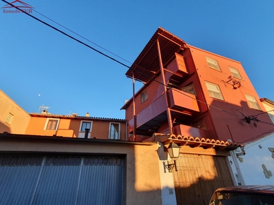 Venta de casa con terraza en Celadas, Centro