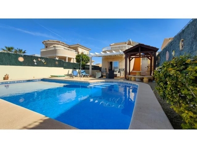 Villa de 3 dormitorios y 3 con piscina en San Juan de los Terreros