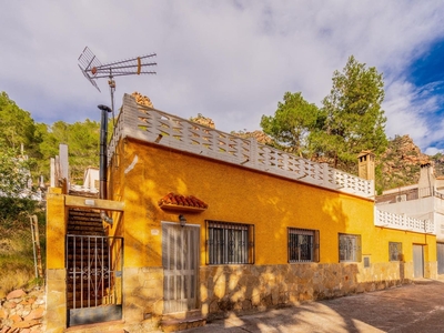 Chalet en venta en Gátova, Gatova, Valencia