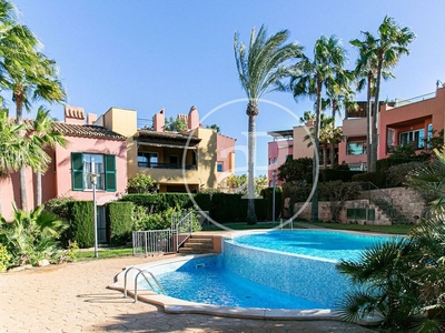 Piso en venta en S'Arenal-Son Verí de 2 habitaciones con terraza y piscina