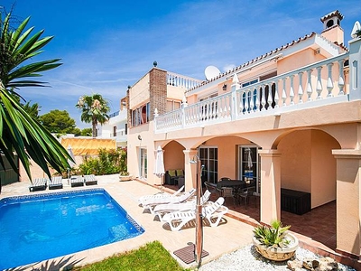 Beach Villa Costanera en Marbella, 100 m / playa