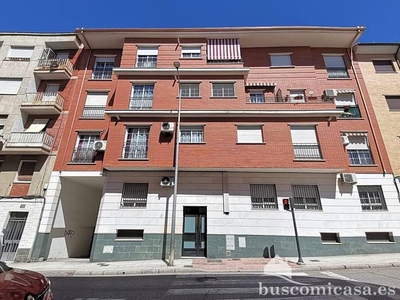 Venta Dúplex en Calle Áurea Galindo Linares. Buen estado con balcón 101 m²