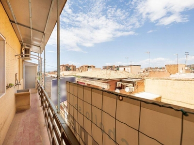 Venta Piso Granada. Piso de tres habitaciones Sexta planta con terraza