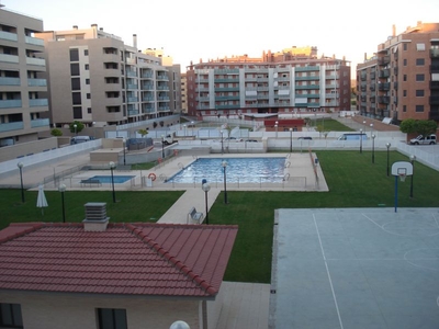 Alquiler de piso con piscina y terraza en los olivos (Huesca)